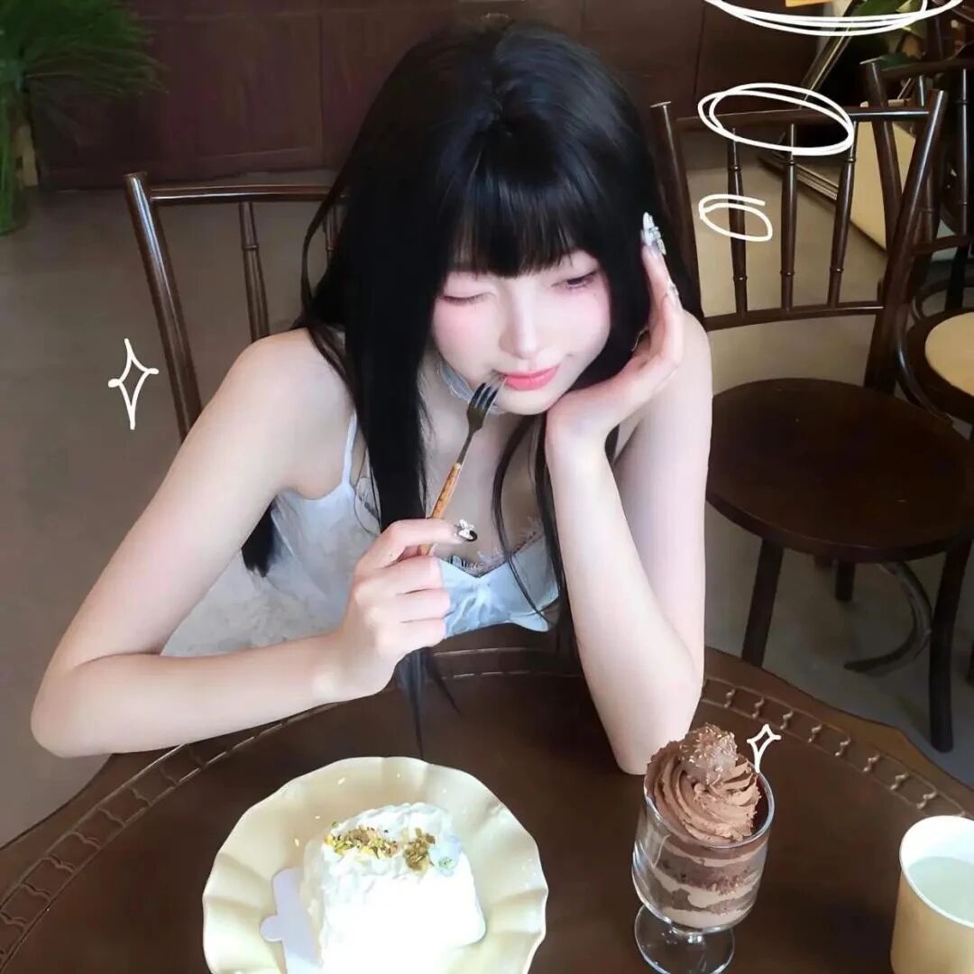 吃甜品甜妹女生头像