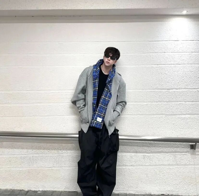 墨镜冷酷男生头像