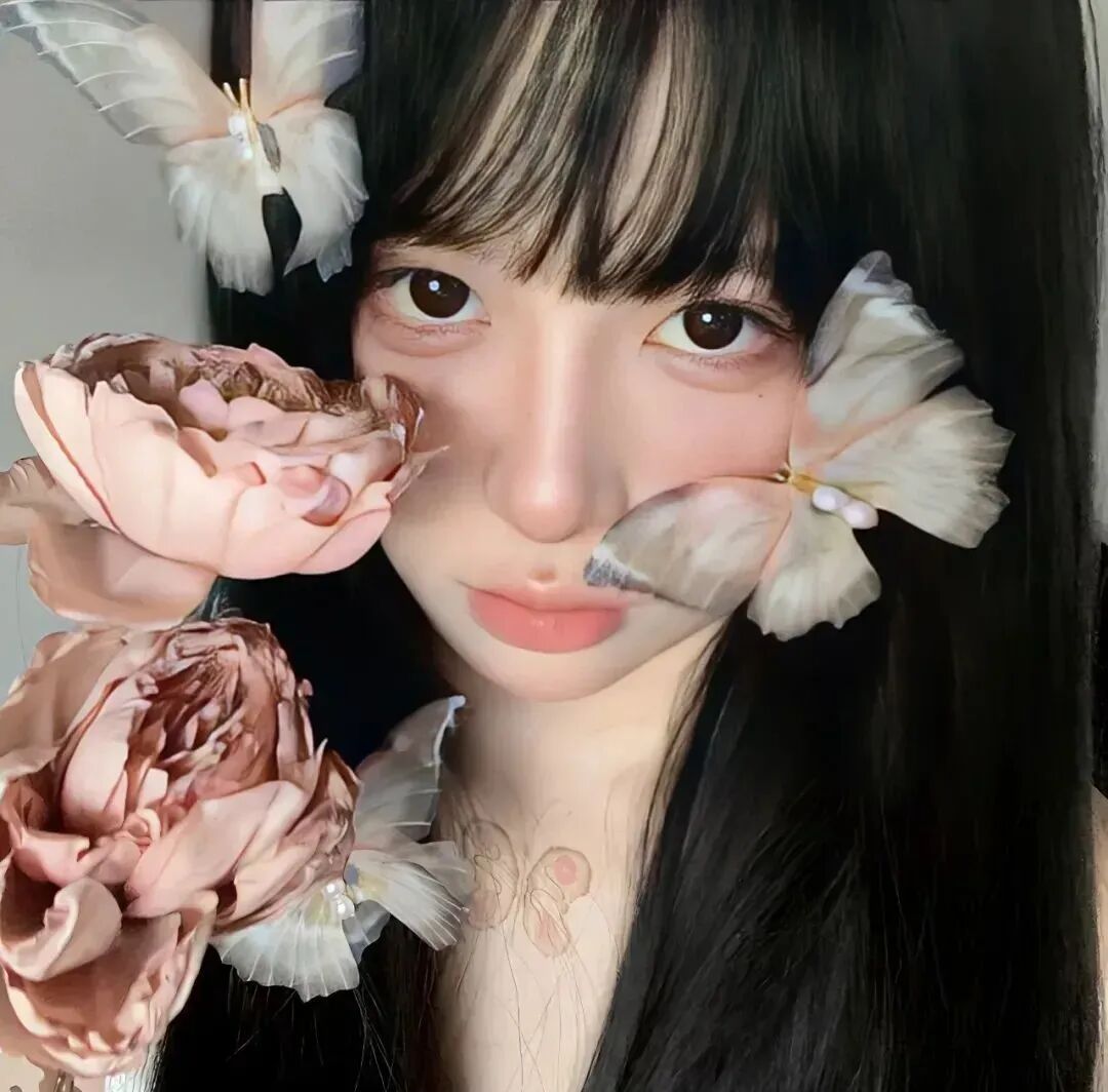 蝴蝶温柔女生头像