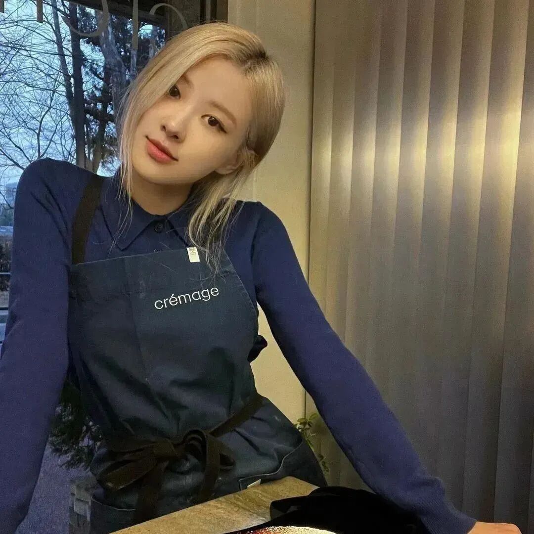 rose爱豆女生头像