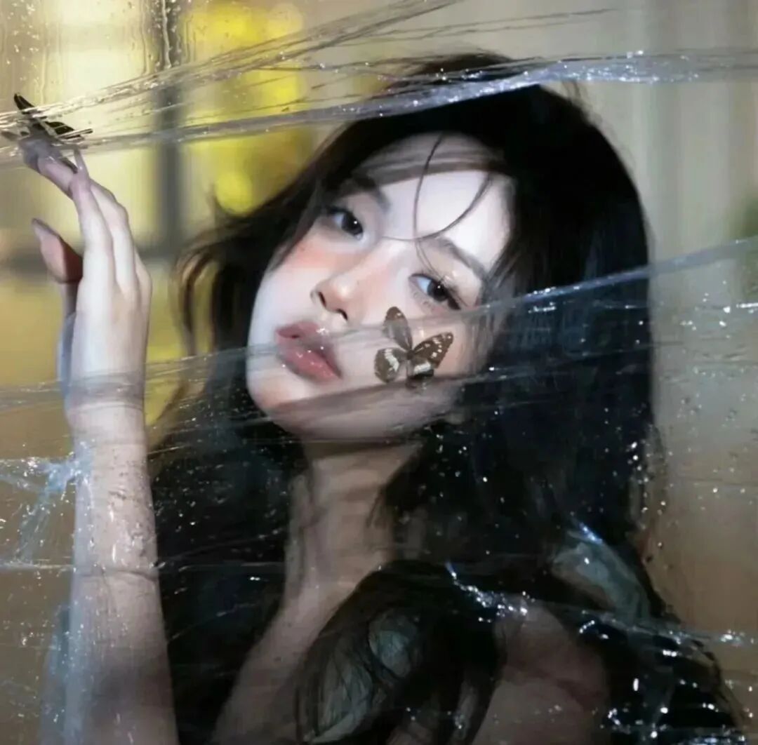 温柔蝴蝶女生头像