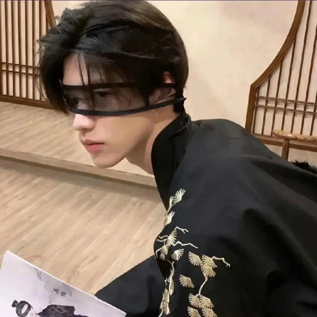 个性侧脸男生头像