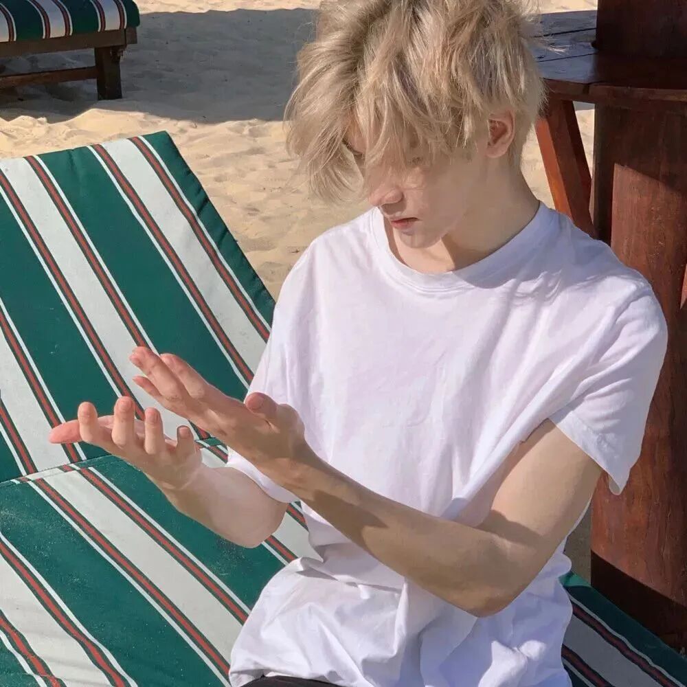 痞帅侧脸男生头像