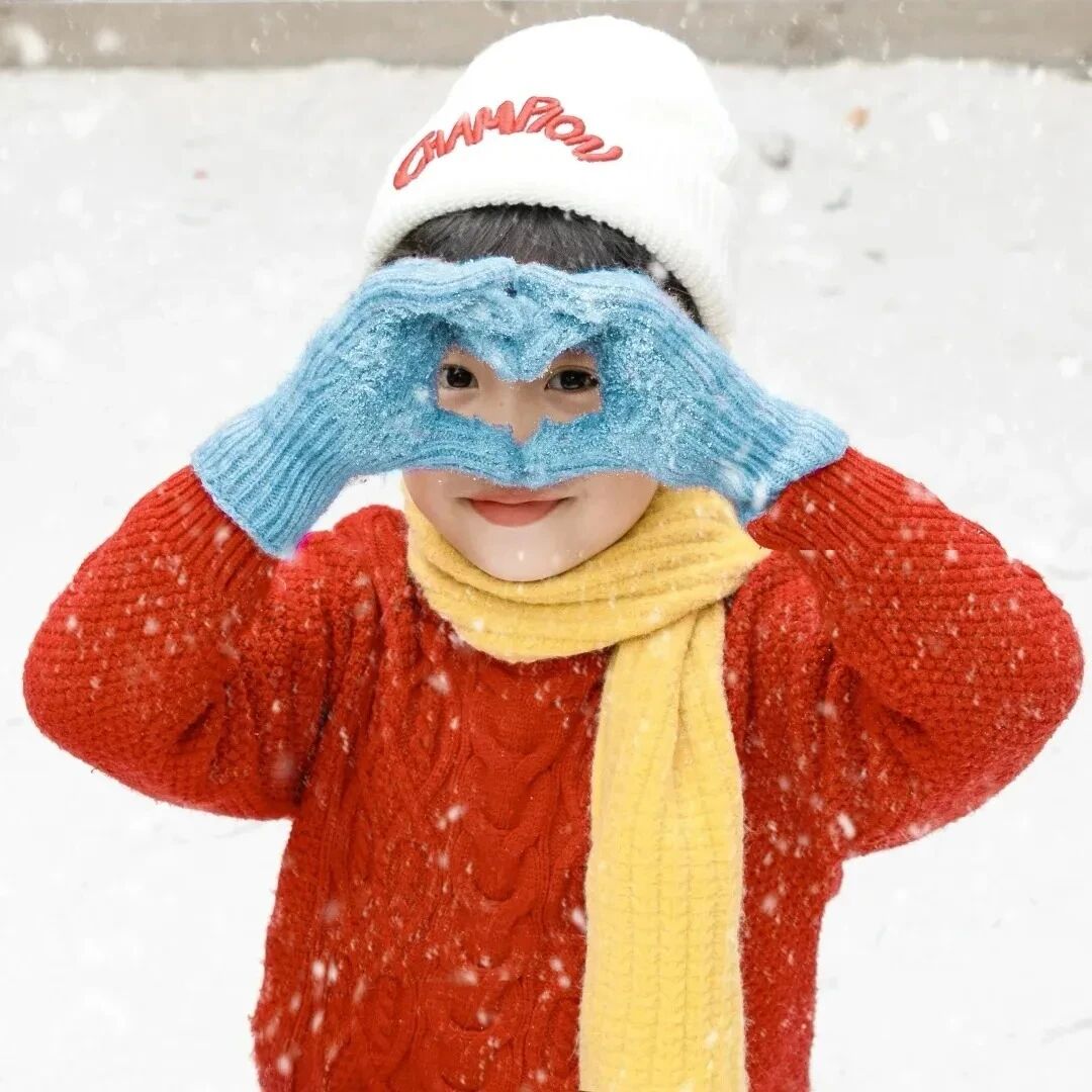 dongxue冬天雪地小男孩萌娃头像