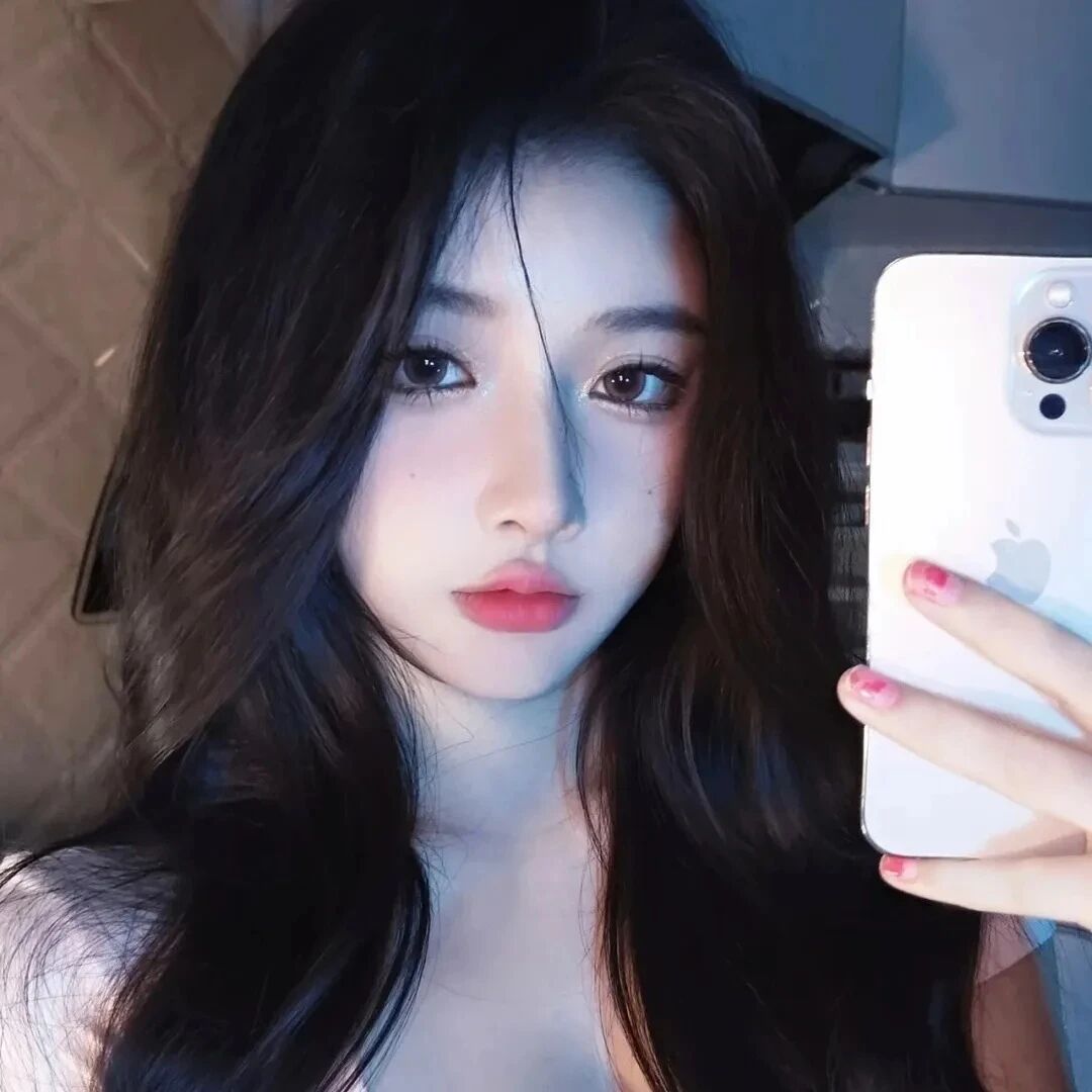 自拍手机纯欲女生头像