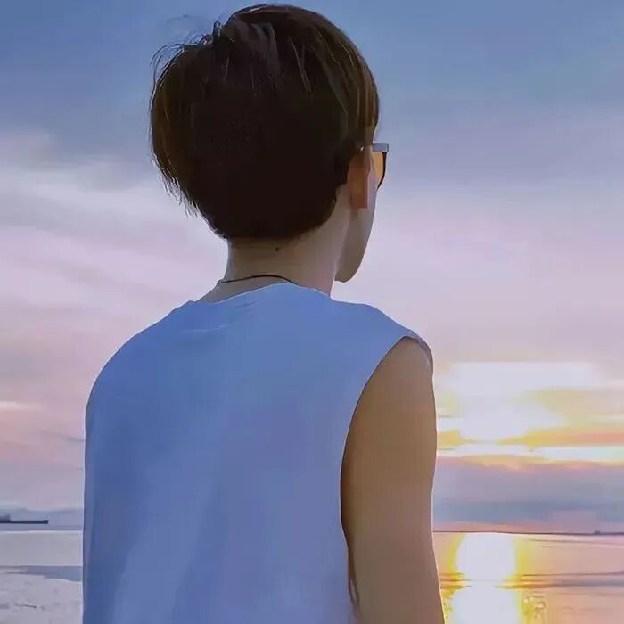 fwgytrcvbnlianren氛围感海边真人情侣头像
