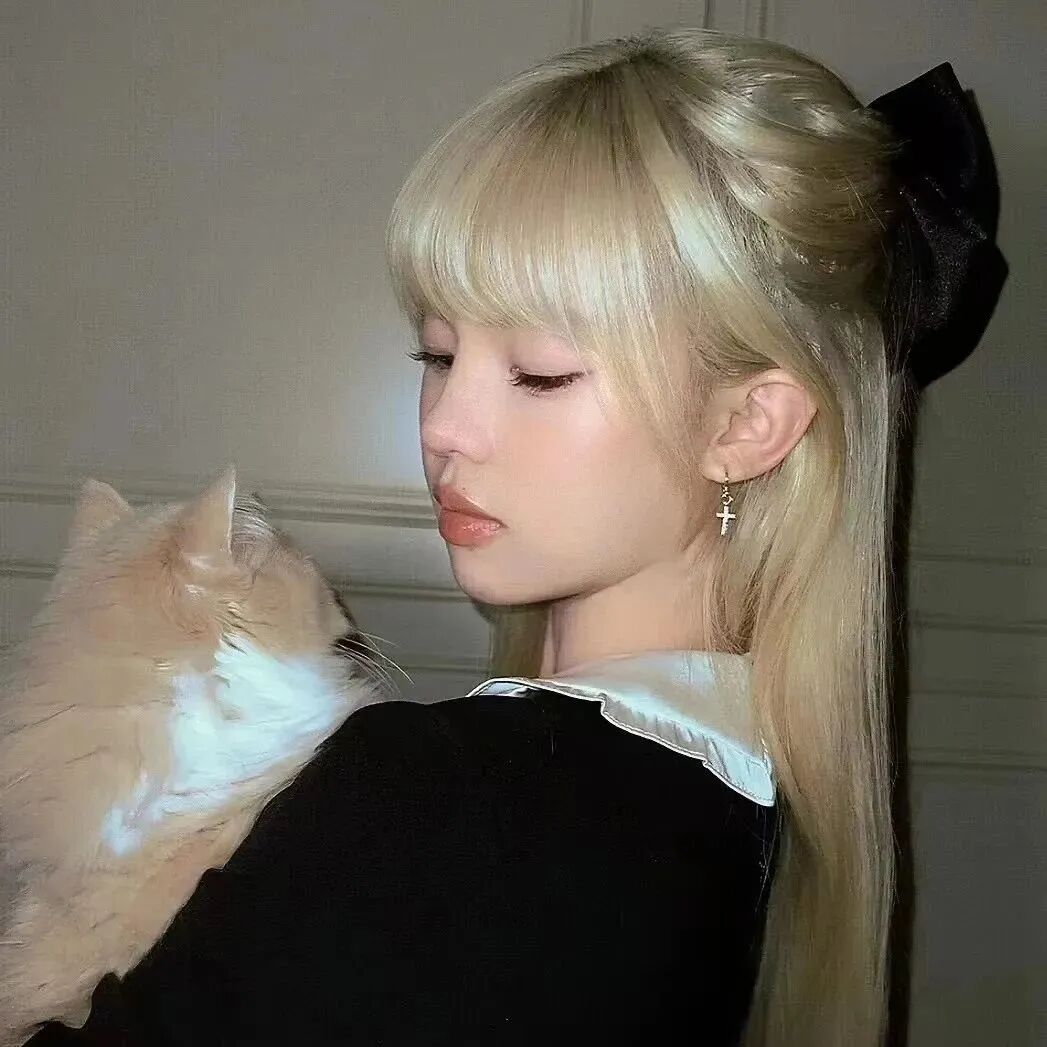 可爱女生头像侧脸女生头像