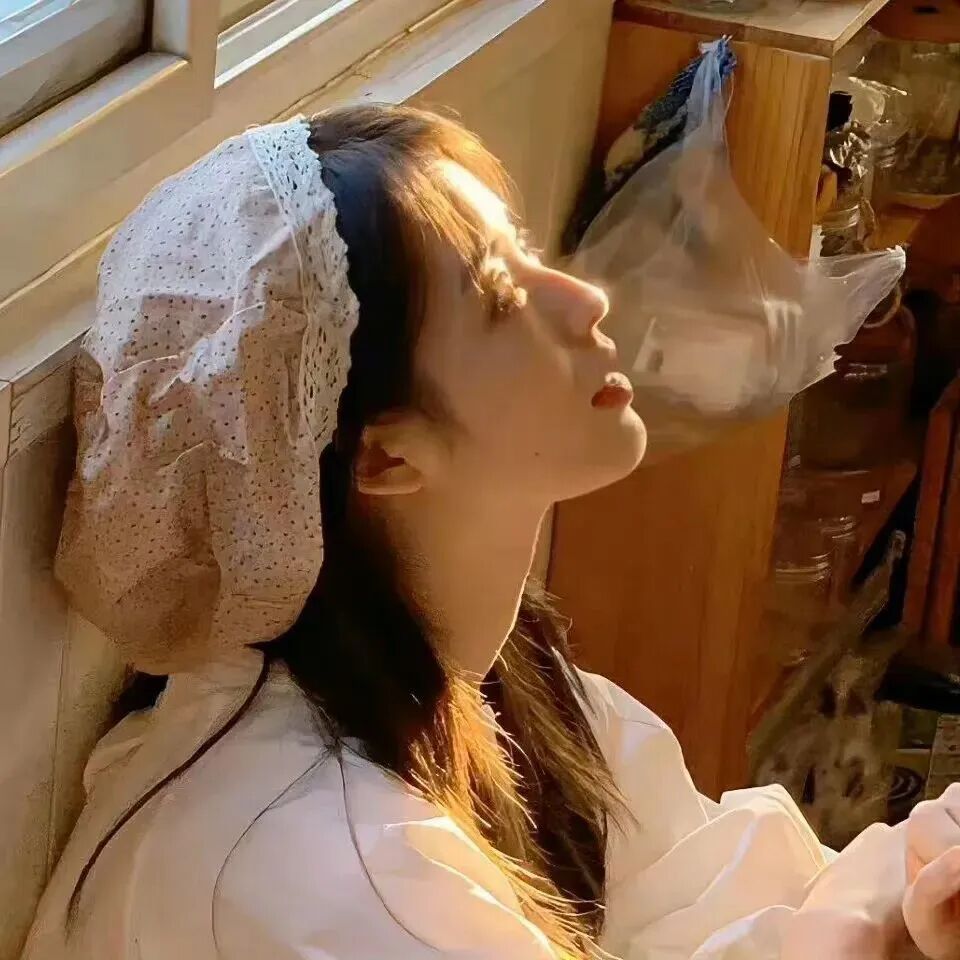 氛围感女生头像侧脸头像氛围感头像