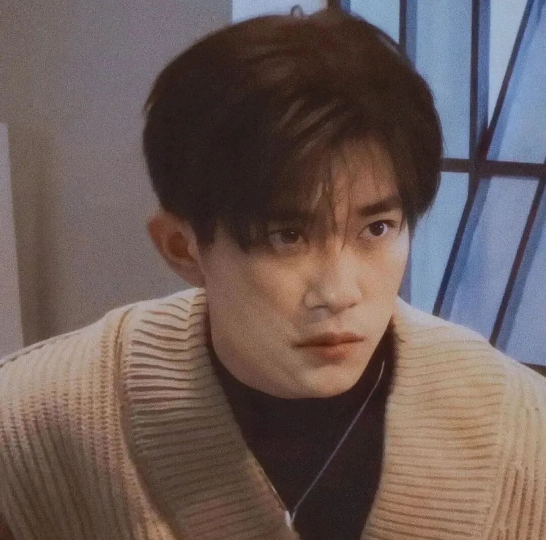 易烊千玺头像男生头像