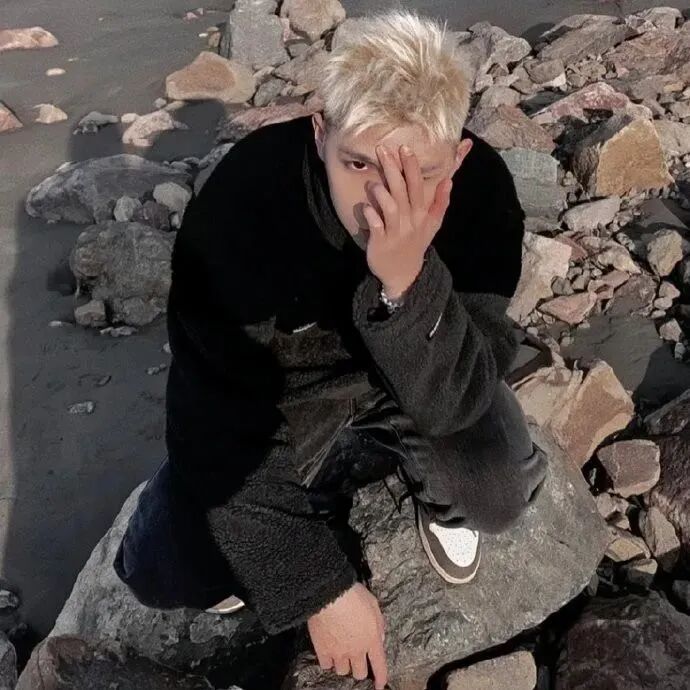 酷酷男生头像