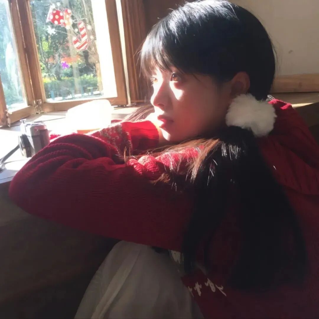 小清新女生头像侧脸头像