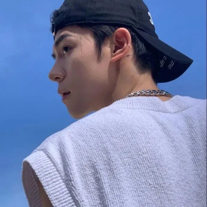 男生头像侧脸头像