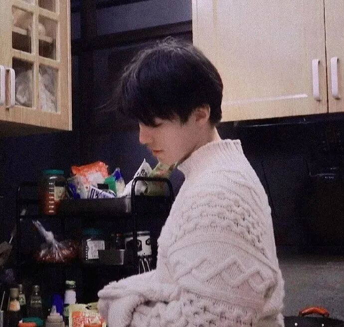 王俊凯头像男生头像侧脸头像