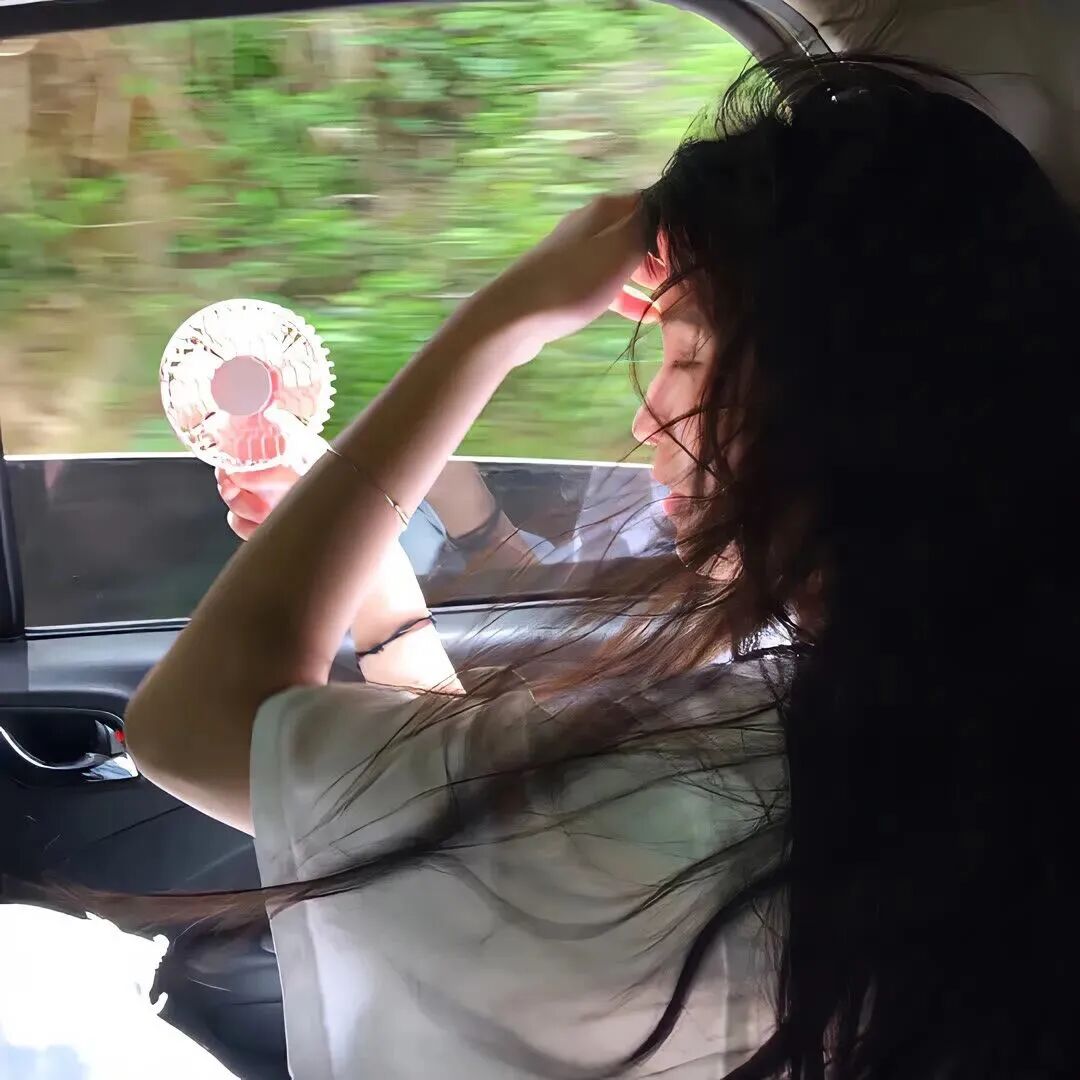 小清新女生头像侧脸女生头像
