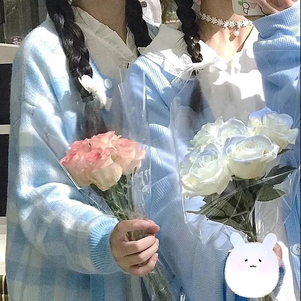二人闺蜜头像真人闺蜜头像鲜花头像手捧花头像