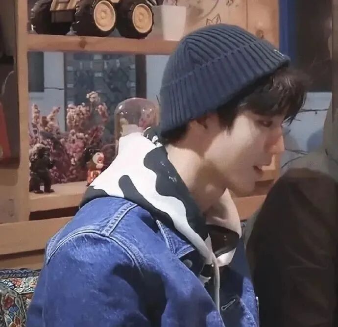 王俊凯头像男生头像侧脸头像