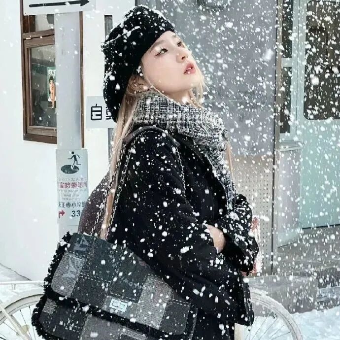 氛围感女生头像氛围感头像冬天头像下雪头像侧脸头像