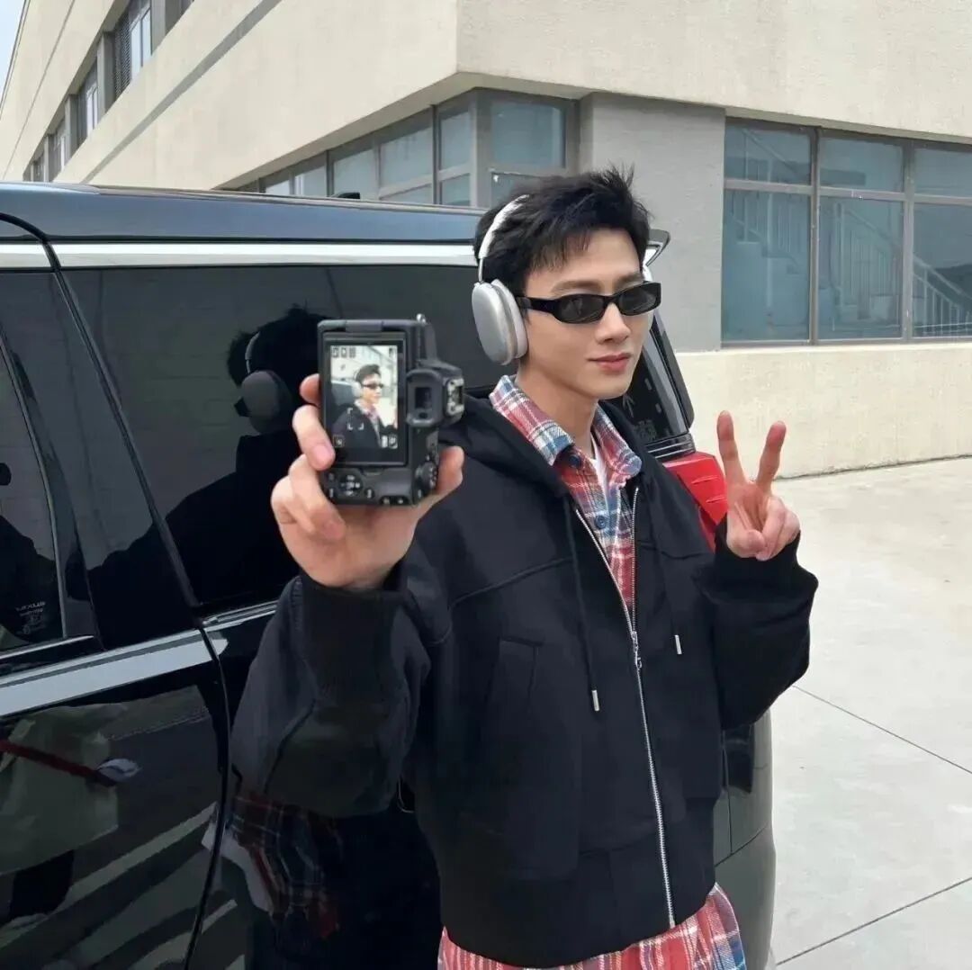 白敬亭头像男生头像很飒飒风头像墨镜头像