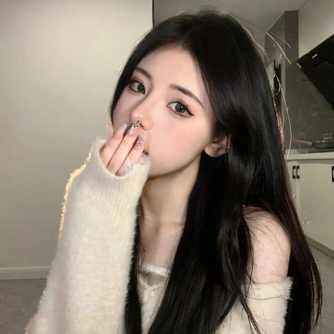 捂嘴小众女生头像