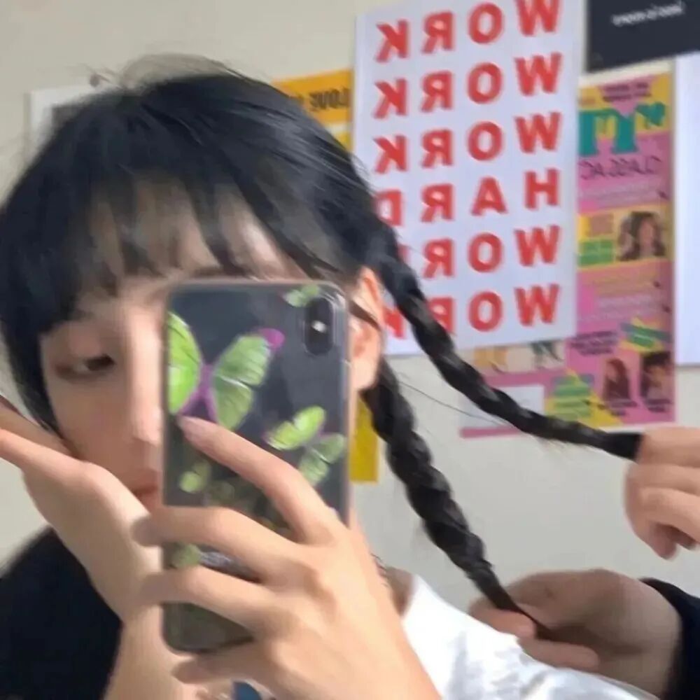 自拍手机小众女生头像