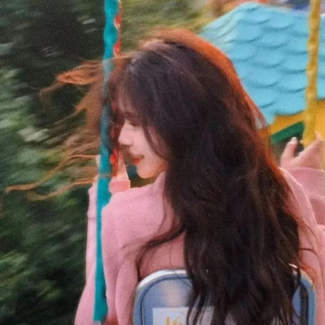 氛围感侧脸女生头像