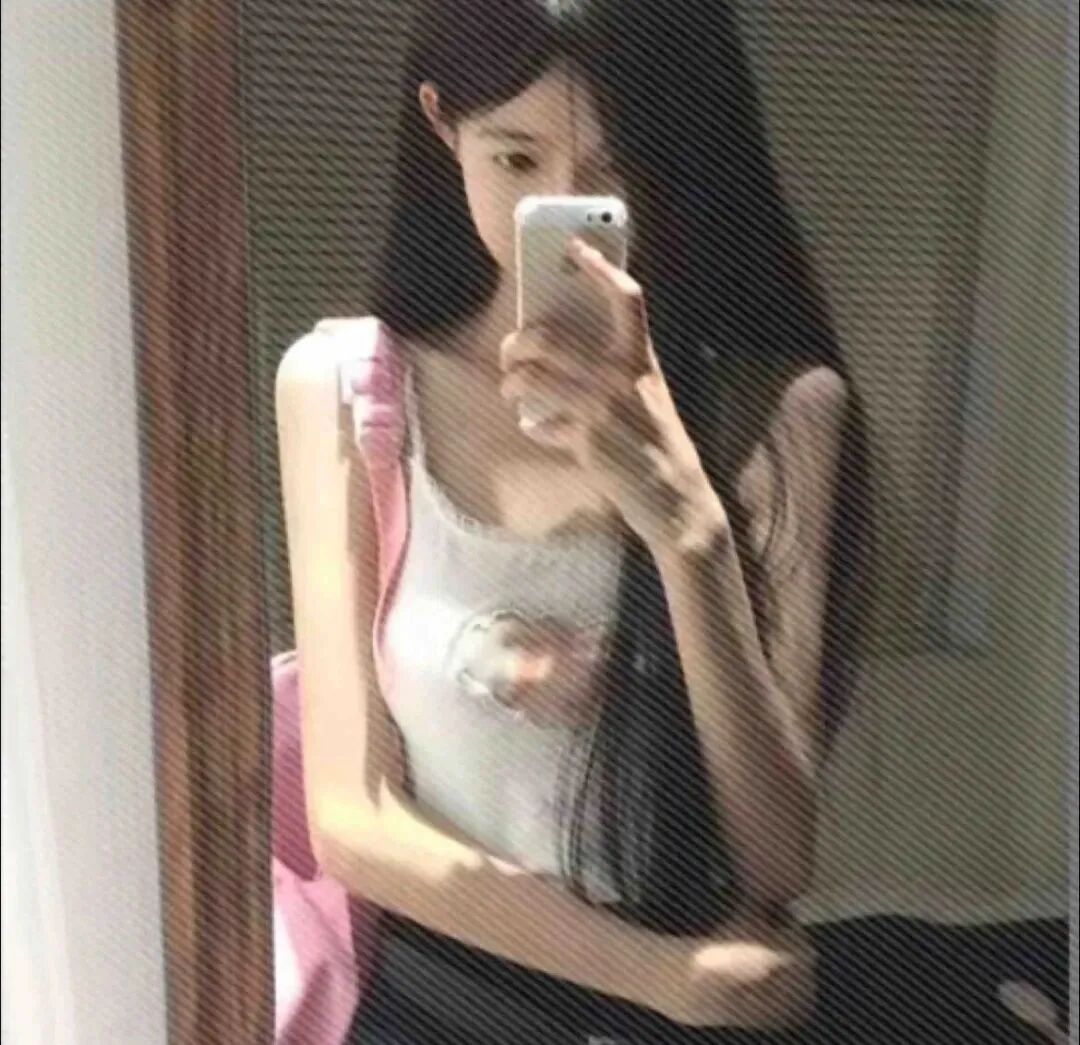 自拍手机小众女生头像
