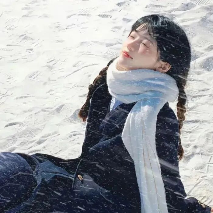 冬天围巾温柔女生头像