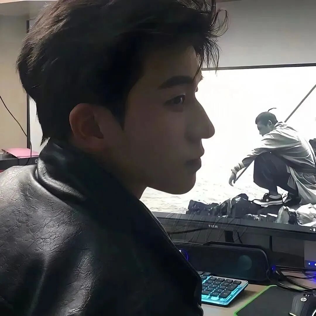 痞帅侧脸男生头像