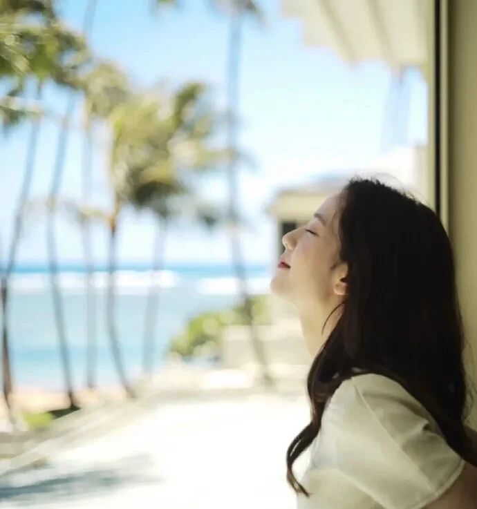 金智秀jisoo爱豆侧脸女生头像