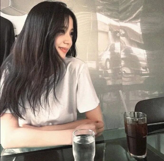 金智秀jisoo爱豆侧脸女生头像