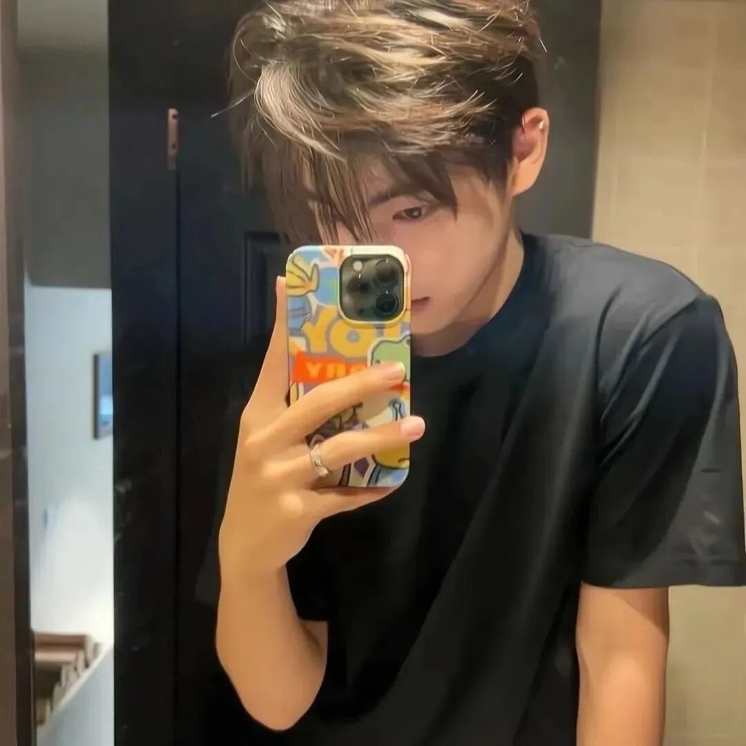 自拍手机个性男生头像