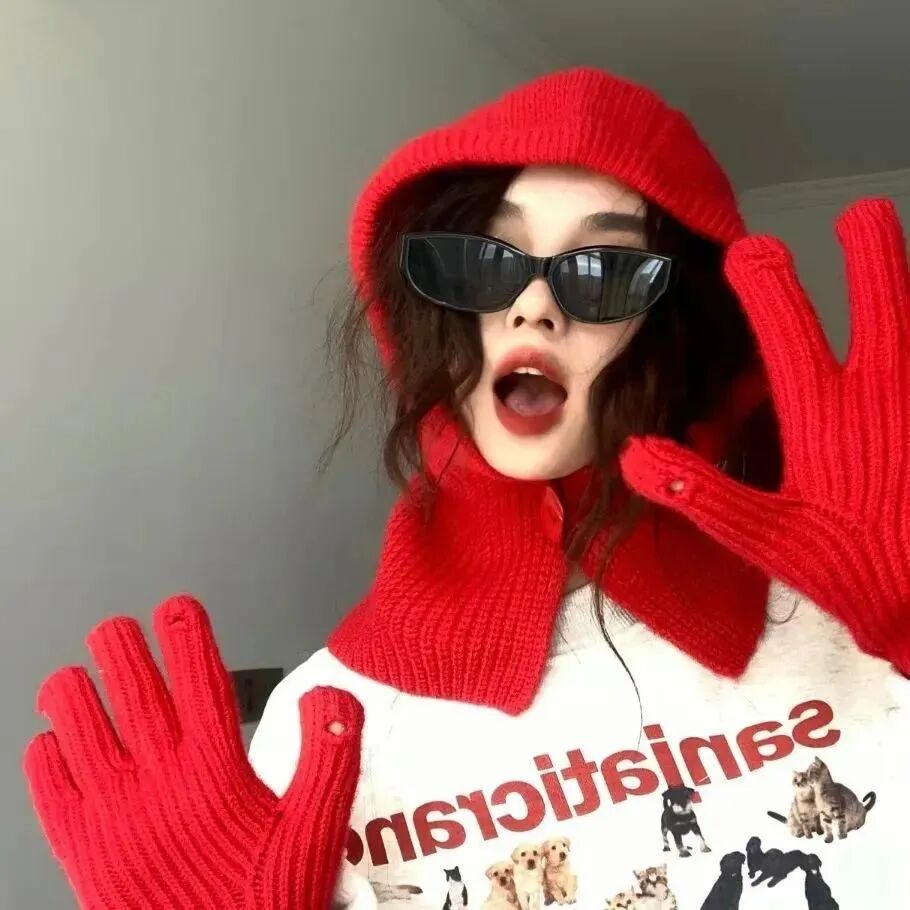 新年墨镜女生头像