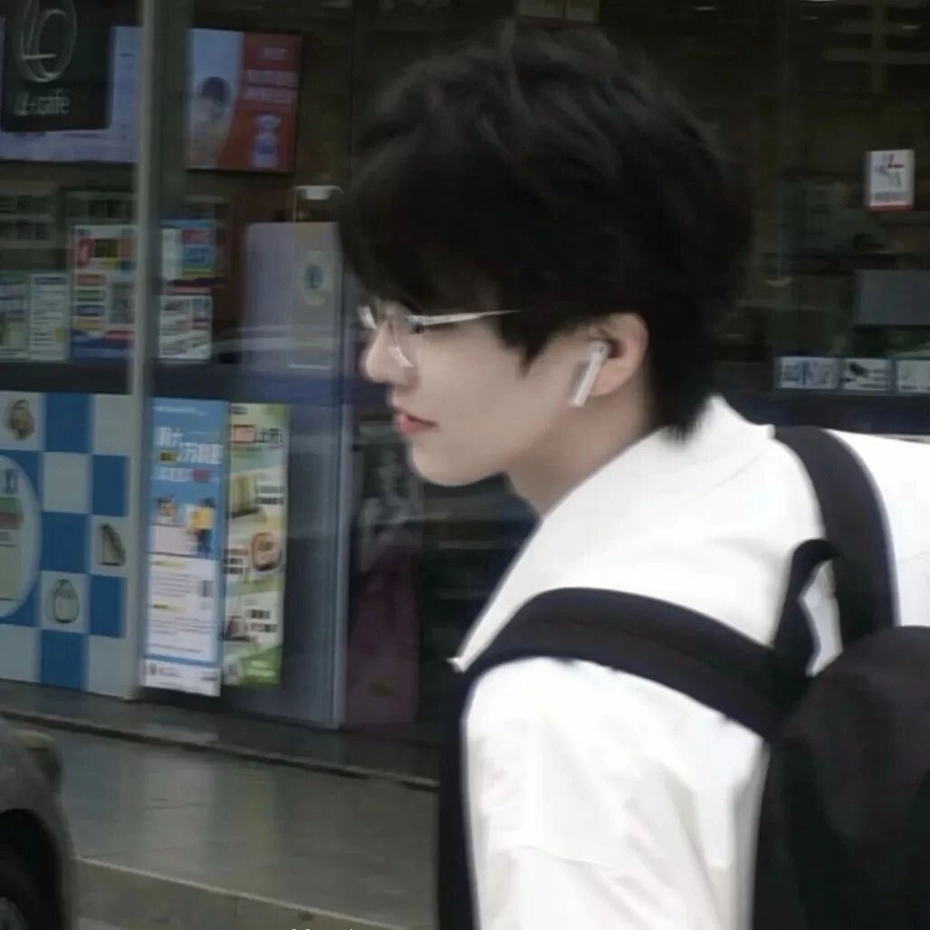 痞帅侧脸男生头像