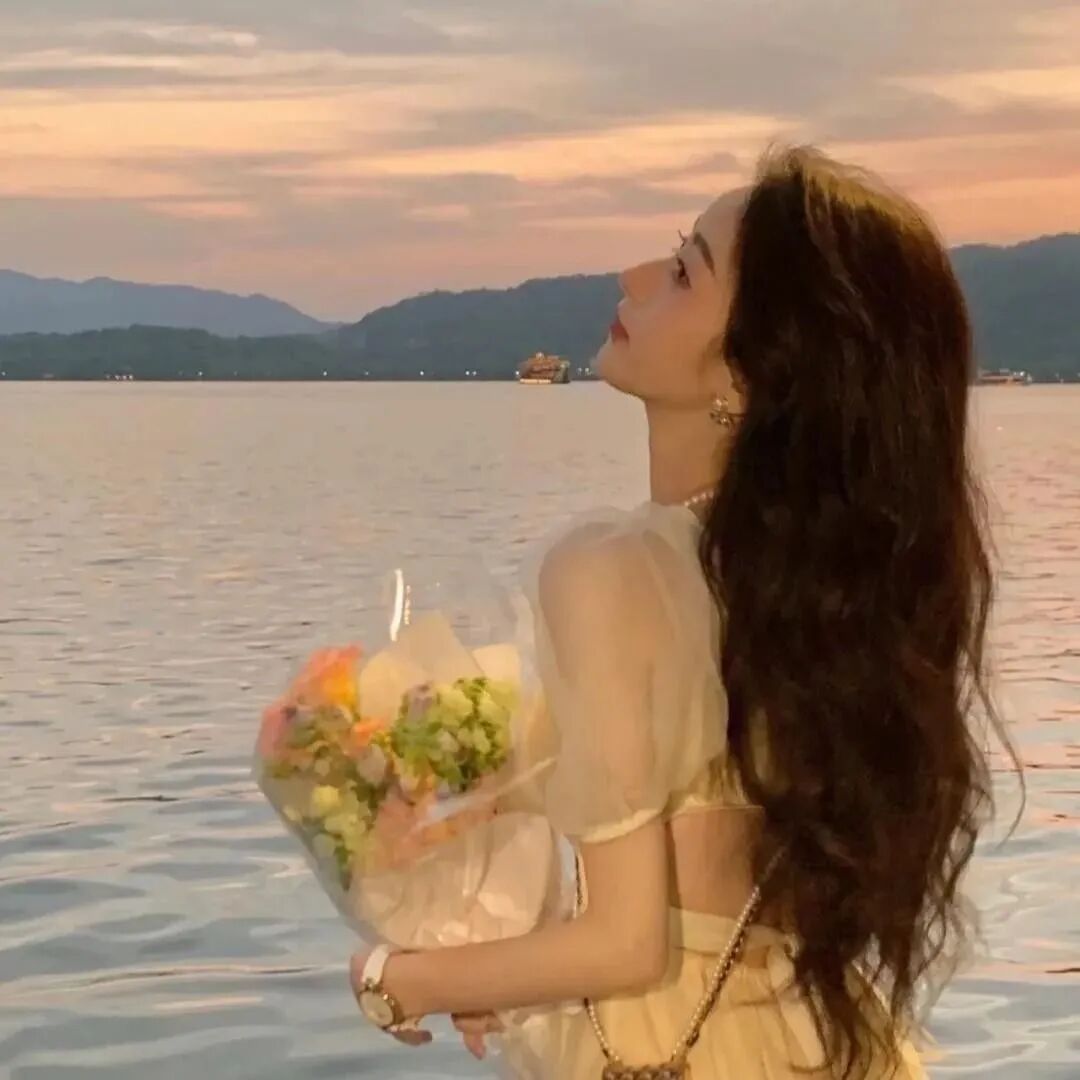 xigheyqhuaerdazi鲜花海边二人闺蜜头像真人闺蜜头像