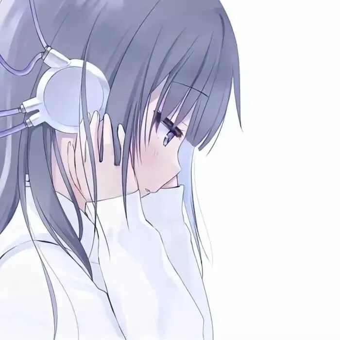 戴耳机少萝动漫头像女