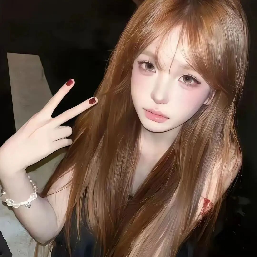 剪刀手个性女生头像