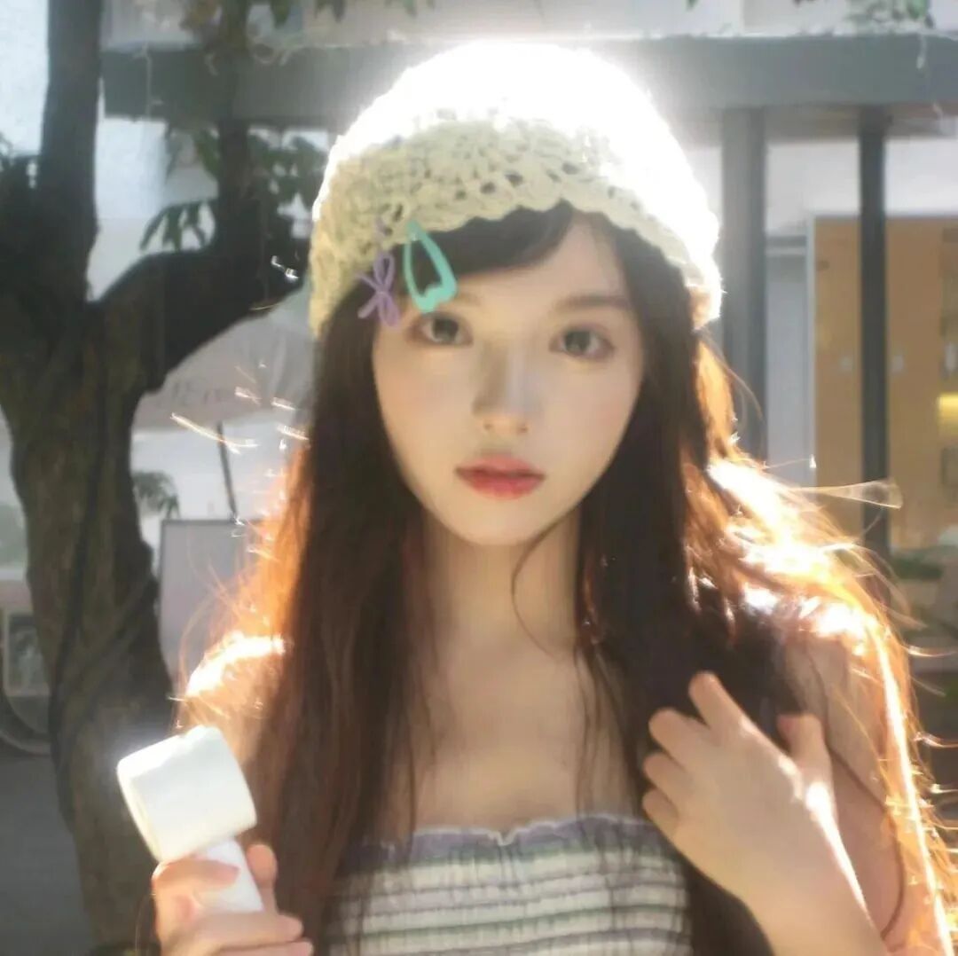光感甜妹女生头像