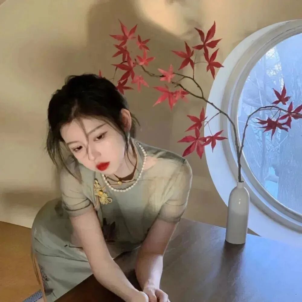 新中式温柔女生头像