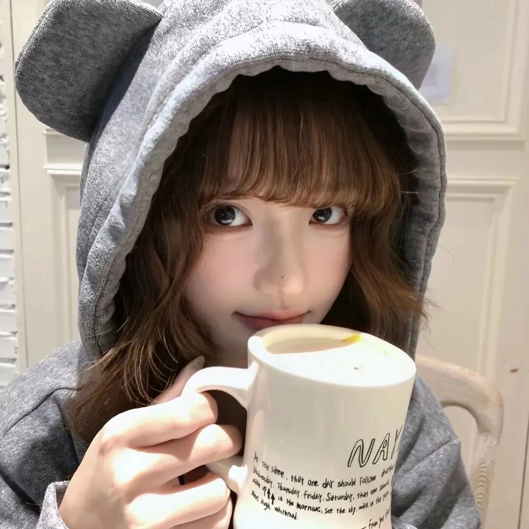 喝咖啡甜妹女生头像