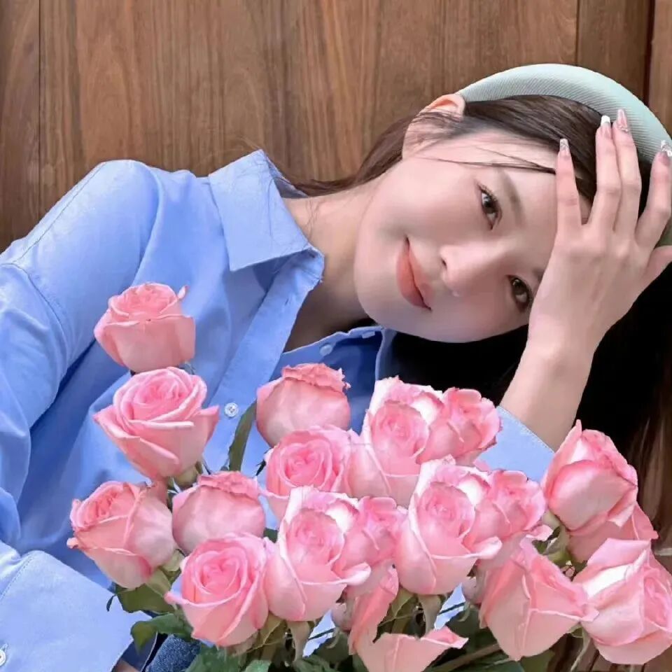 鲜花女生头像氛围感女生头像