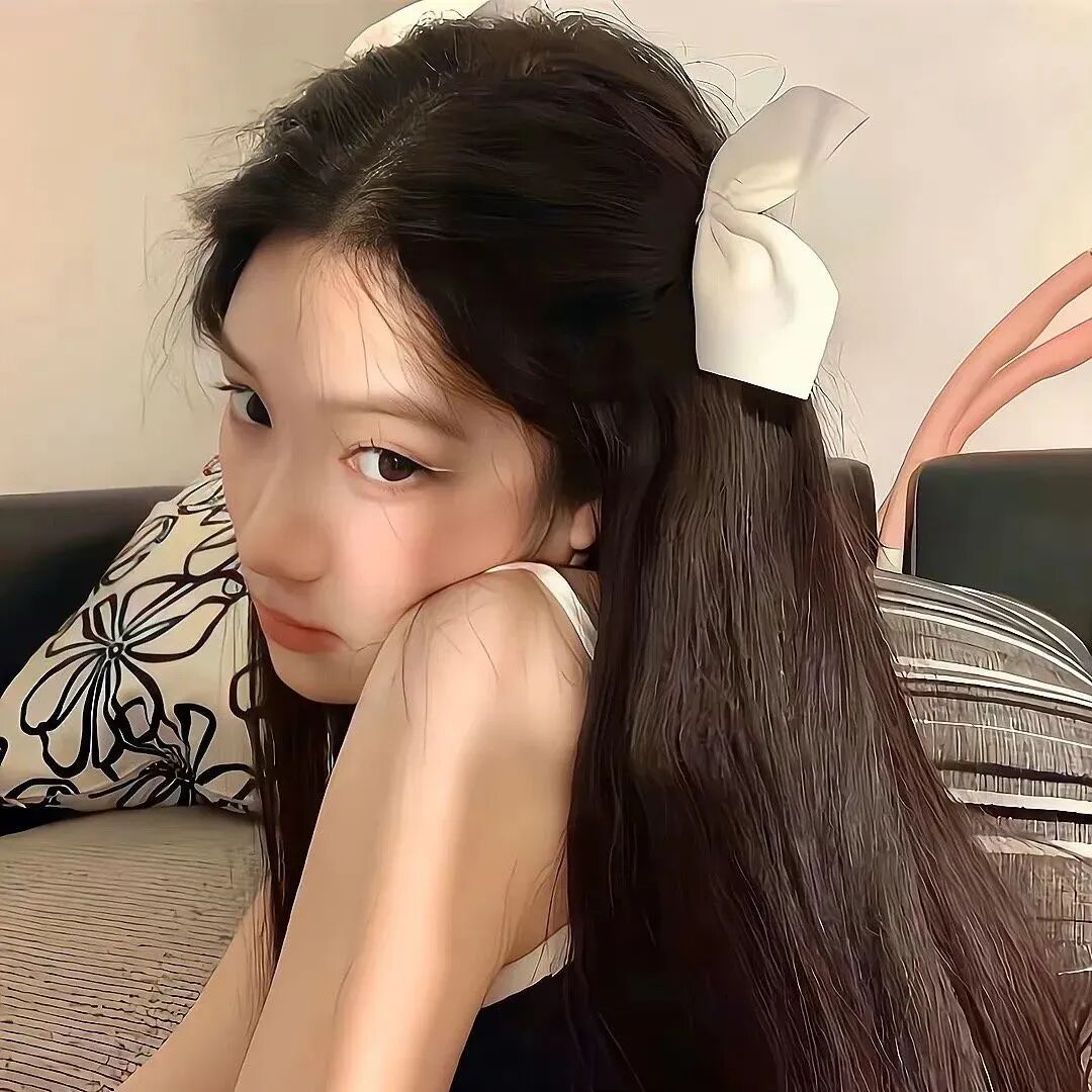 侧脸女生头像可爱女生头像