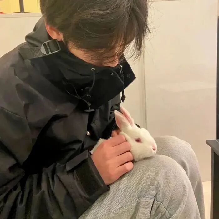侧脸男生头像