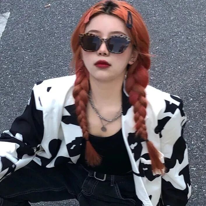 很飒酷酷女生头像墨镜头像