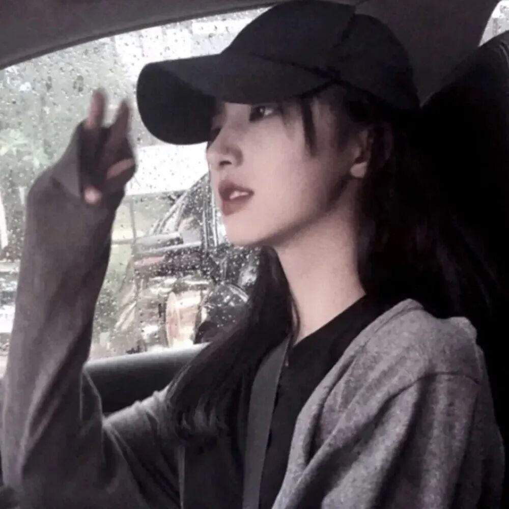侧脸女生头像