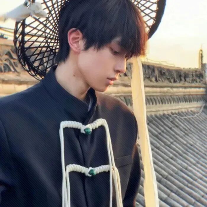 酷酷男生头像侧脸男生头像