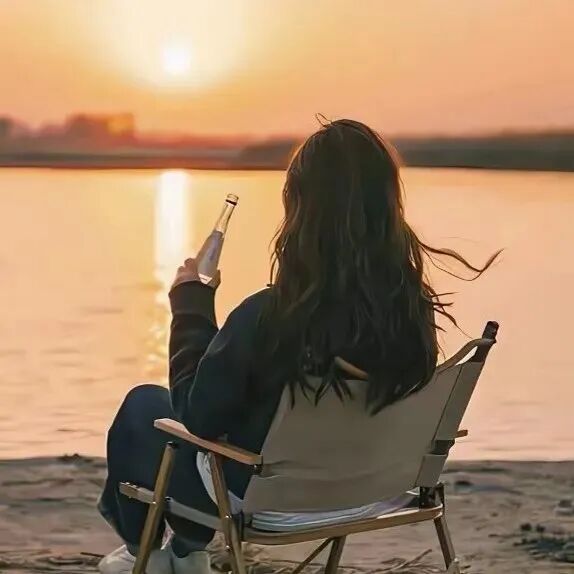 氛围感女生头像不露脸女生头像海边头像日出头像