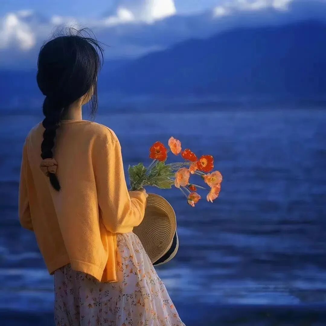 鲜花女生头像氛围感女生头像海边女生头像不露脸女生头像