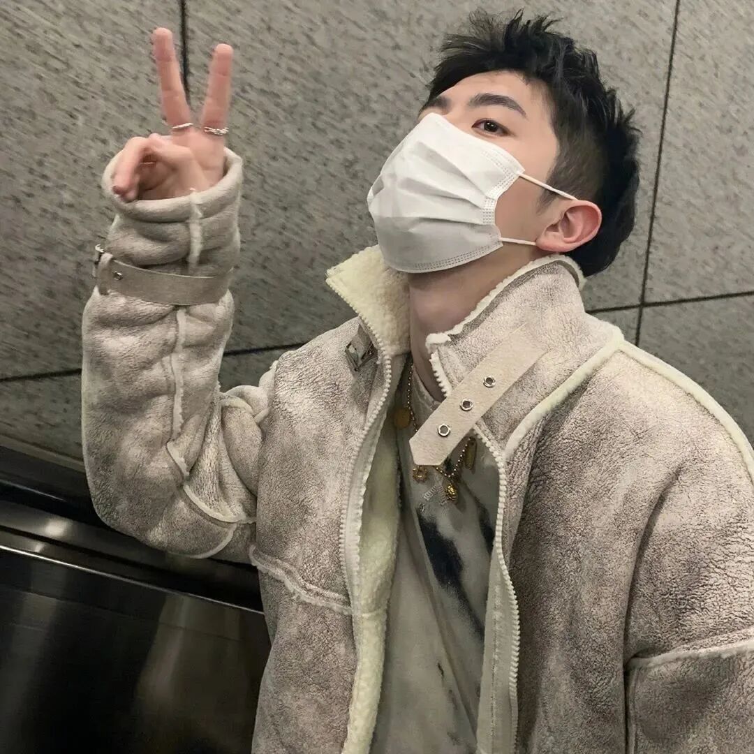 不露脸男生头像