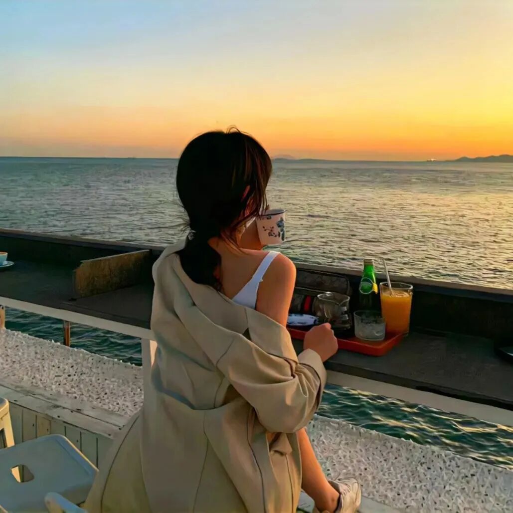 氛围感女生头像不露脸女生头像海边头像