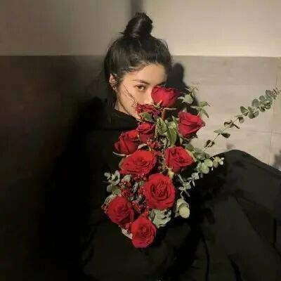 氛围感女生头像玫瑰花头像鲜花头像手捧花头像